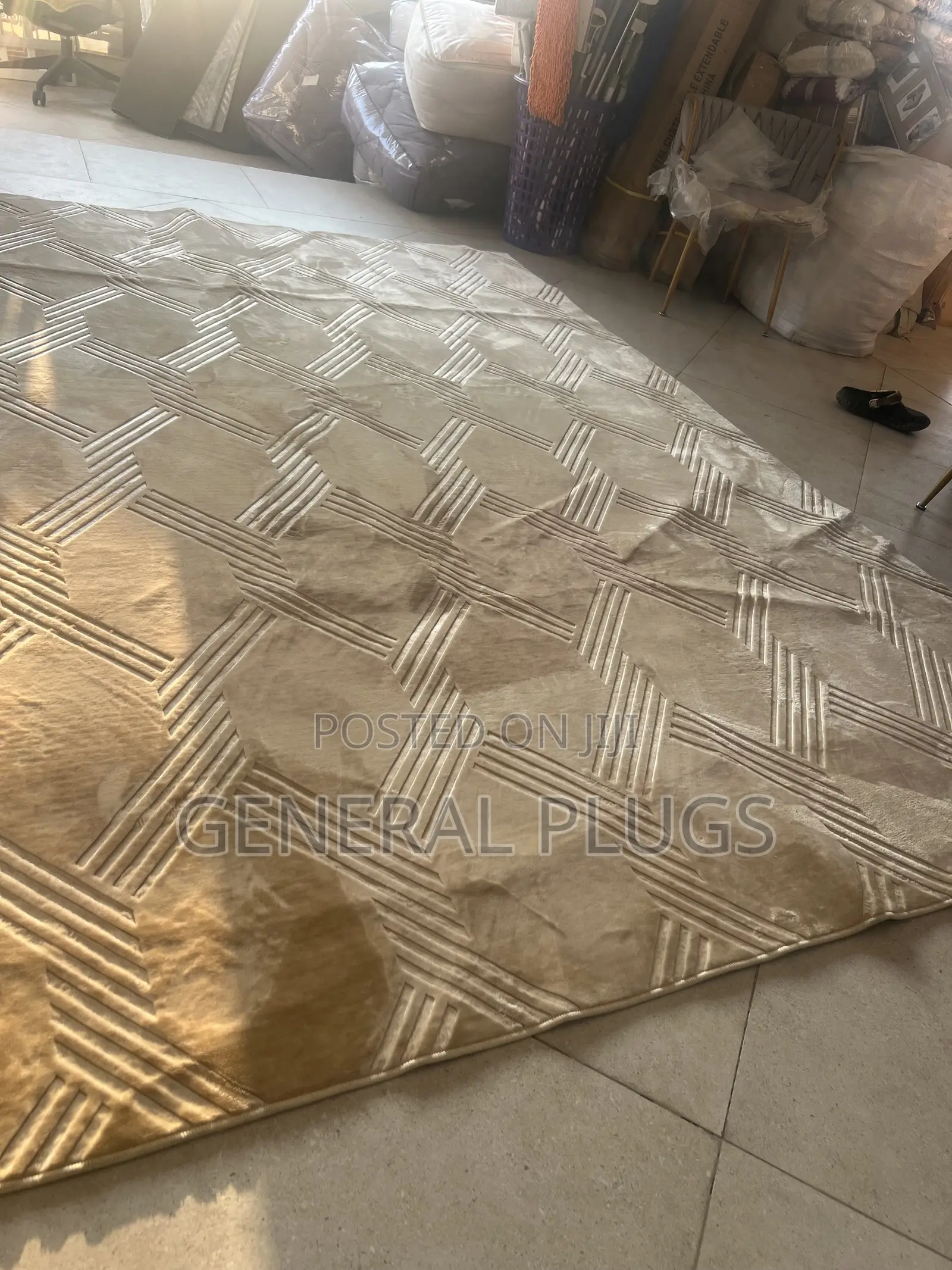 Ultimate Touch of Class ;Fluffy Fur Carpet Biggest Size (200x300)