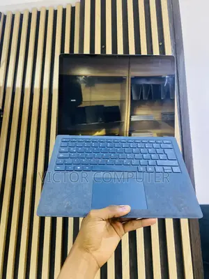 Laptop Microsoft Surface Laptop 8GB Intel Core i5 SSD 256GB