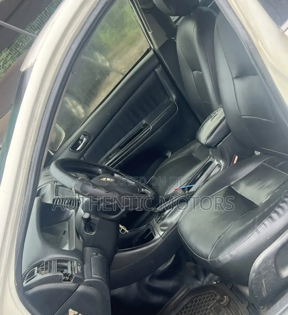 Toyota Camry 2004 Off white