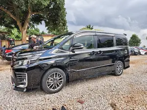 Toyota Voxy 2015 Black