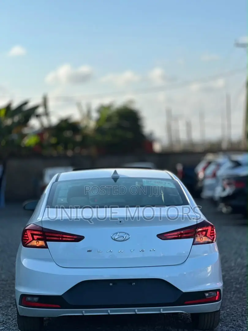 Hyundai Elantra SEL 2019 White
