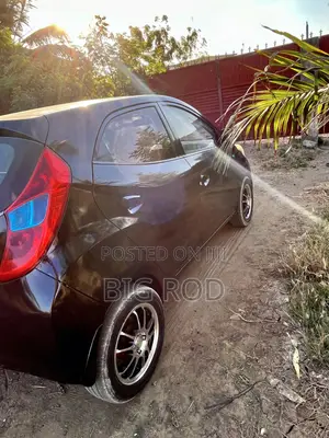 Hyundai Eon 2012 Black