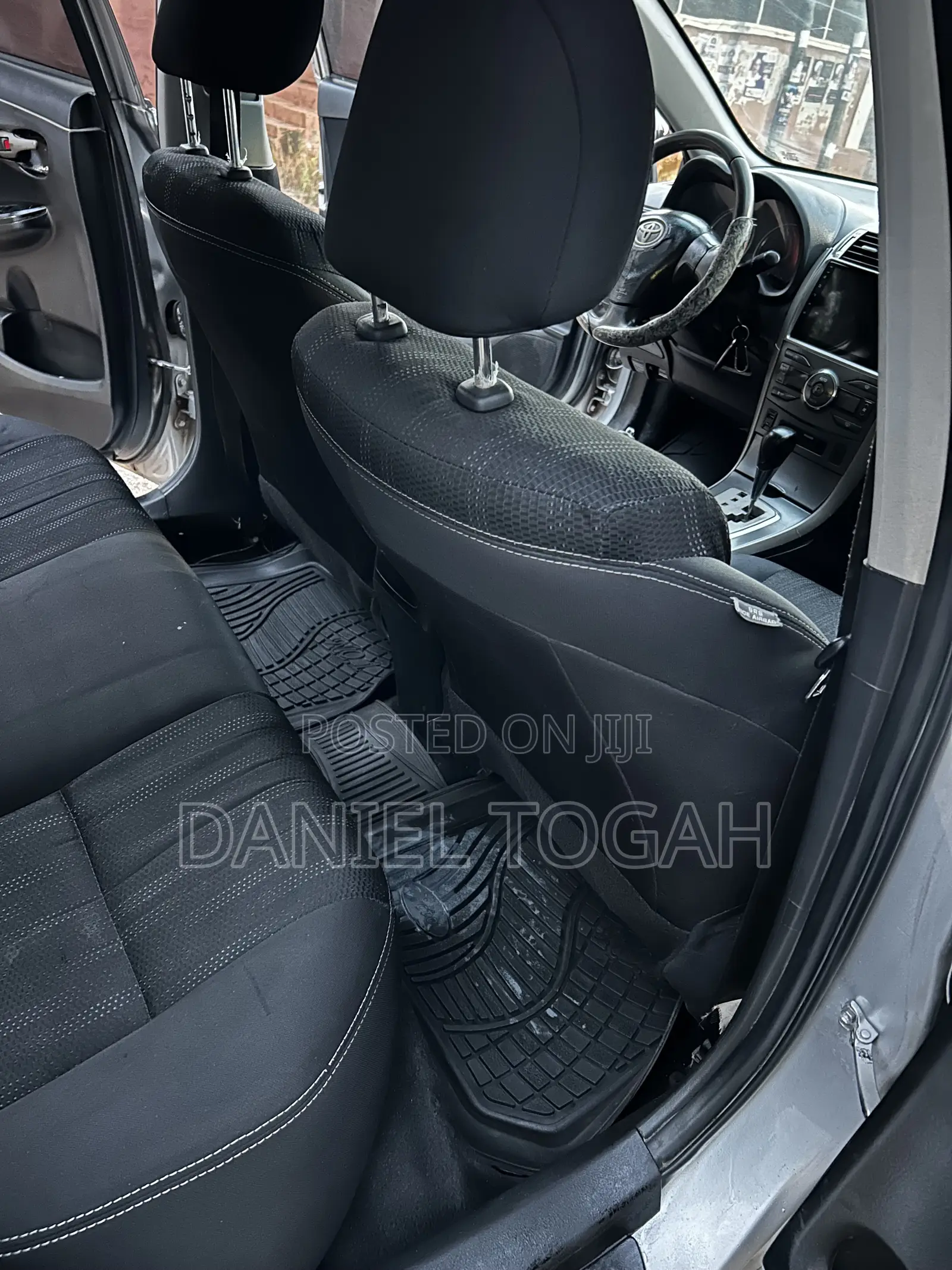 Toyota Corolla 2012 Silver