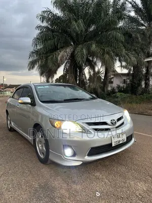 Toyota Corolla 2012 Silver
