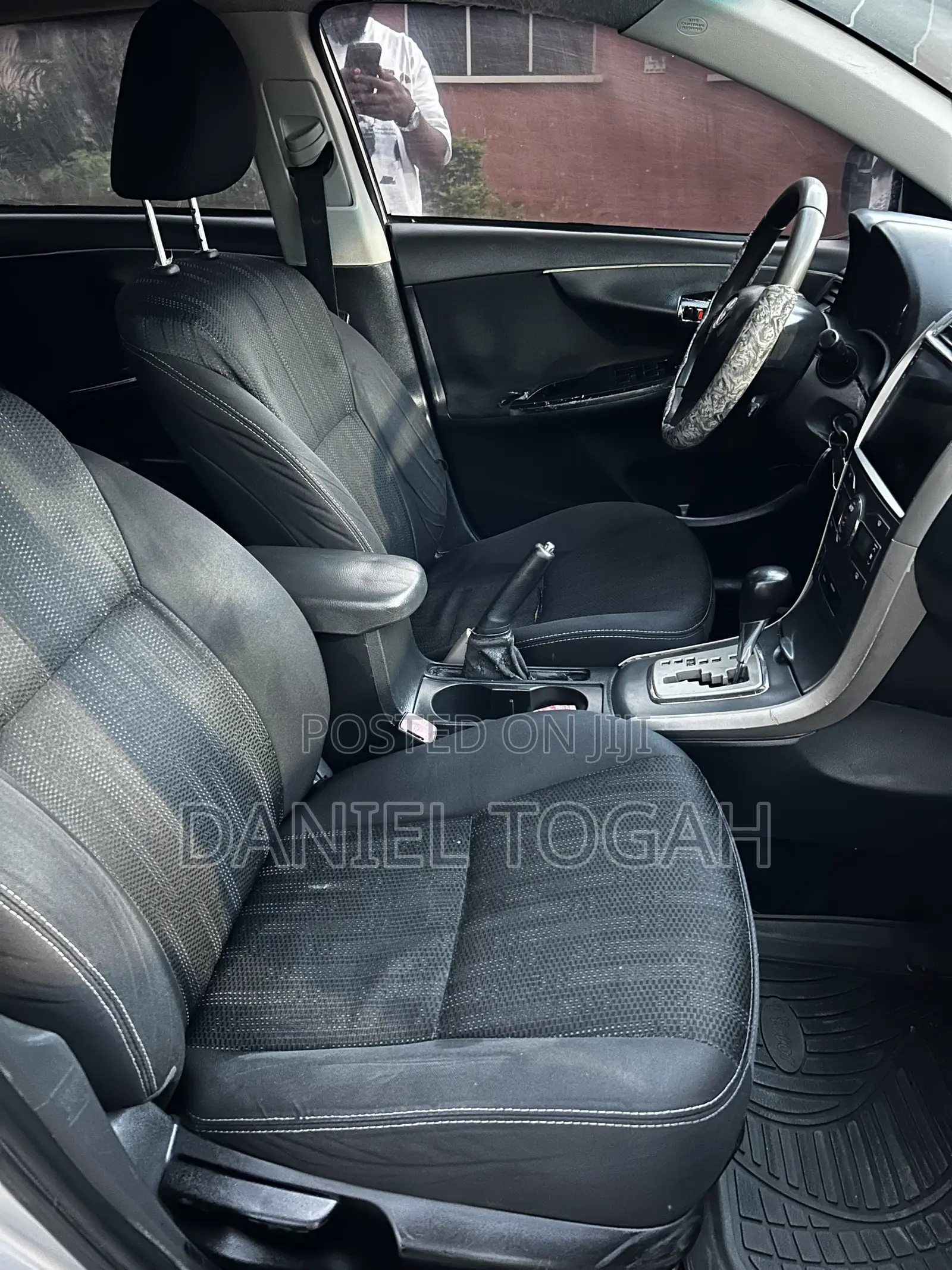 Toyota Corolla 2012 Silver