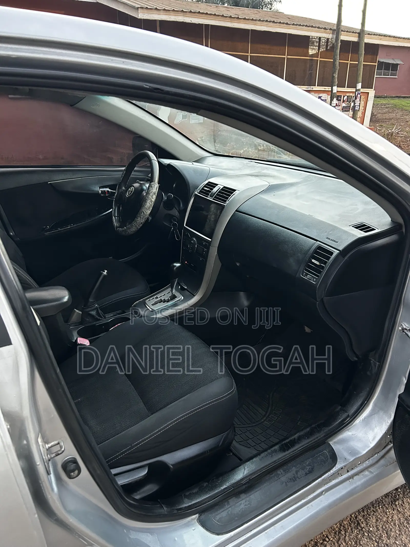 Toyota Corolla 2012 Silver