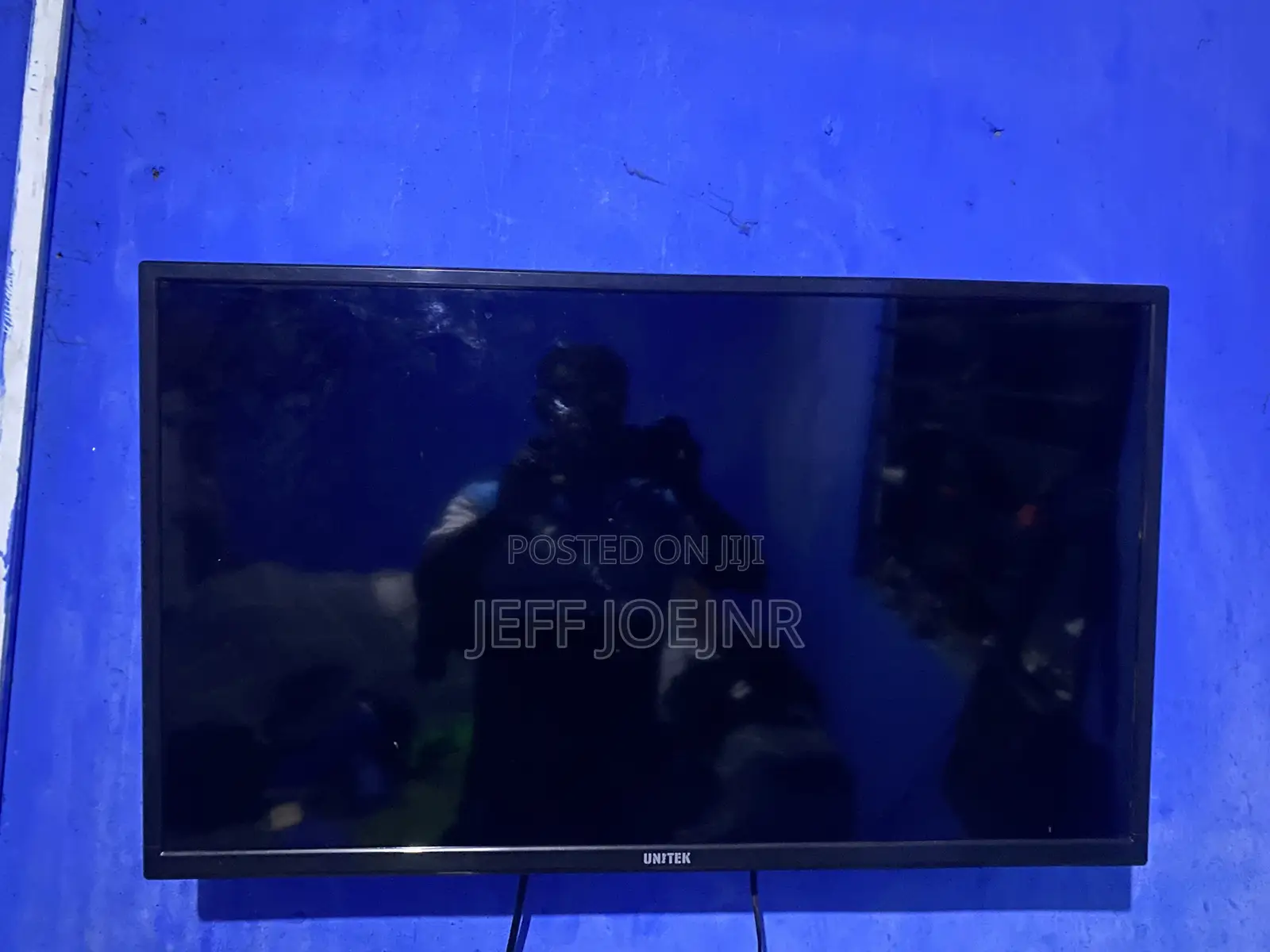 TV 32 Inches