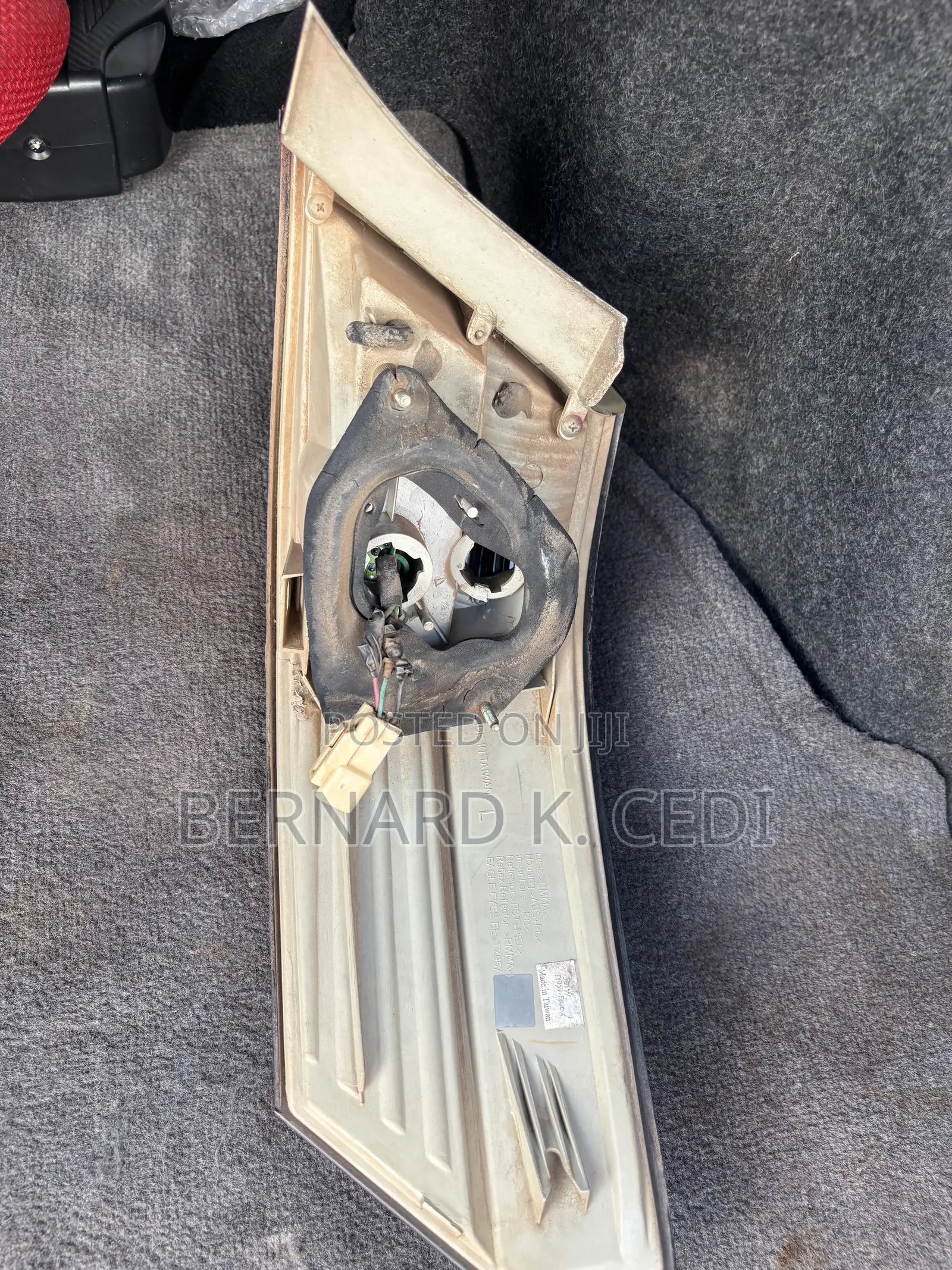 Toyota Camry 2011 Tail Lights ( Right Side)