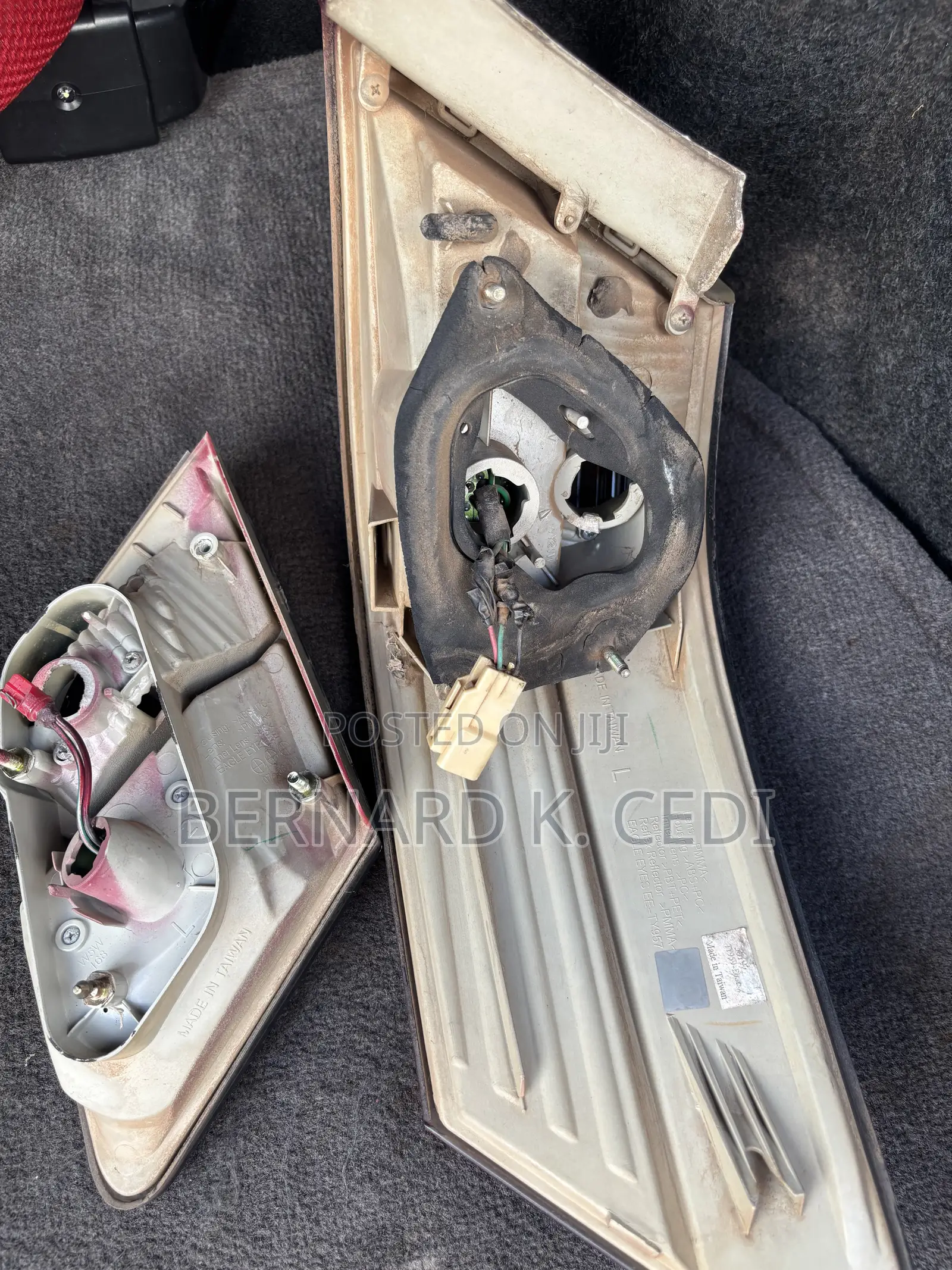 Toyota Camry 2011 Tail Lights ( Right Side)