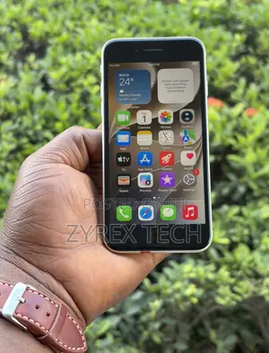 Apple iPhone SE (2022) 128 GB White