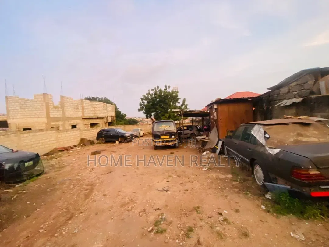 50/80 Size Land for Sale at Kwabenya Abuom