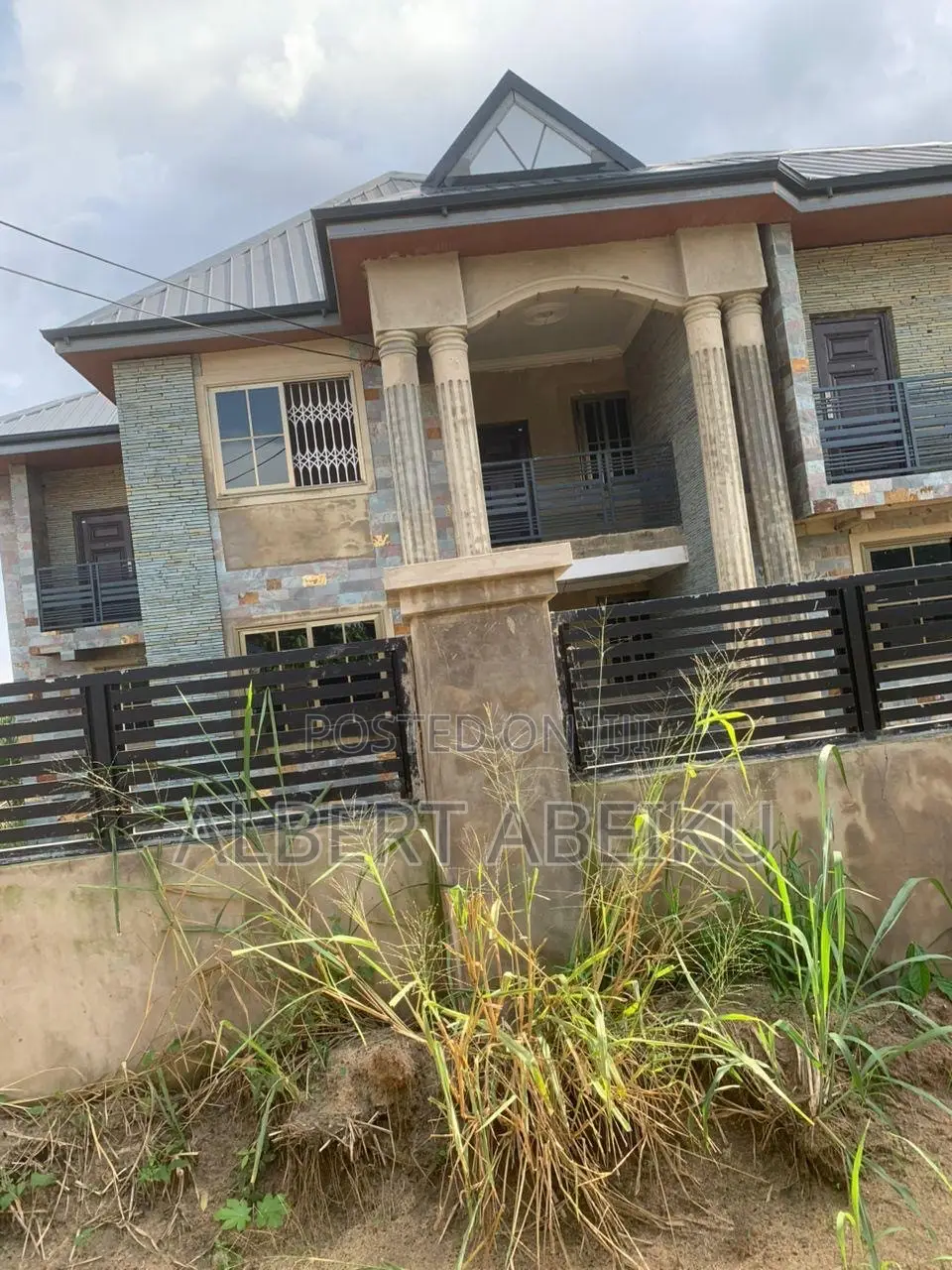 5bdrm House in Nsawam Adoagyiri Municipal for sale
