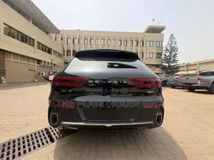 Genesis GV70 2.5T 2022 Black
