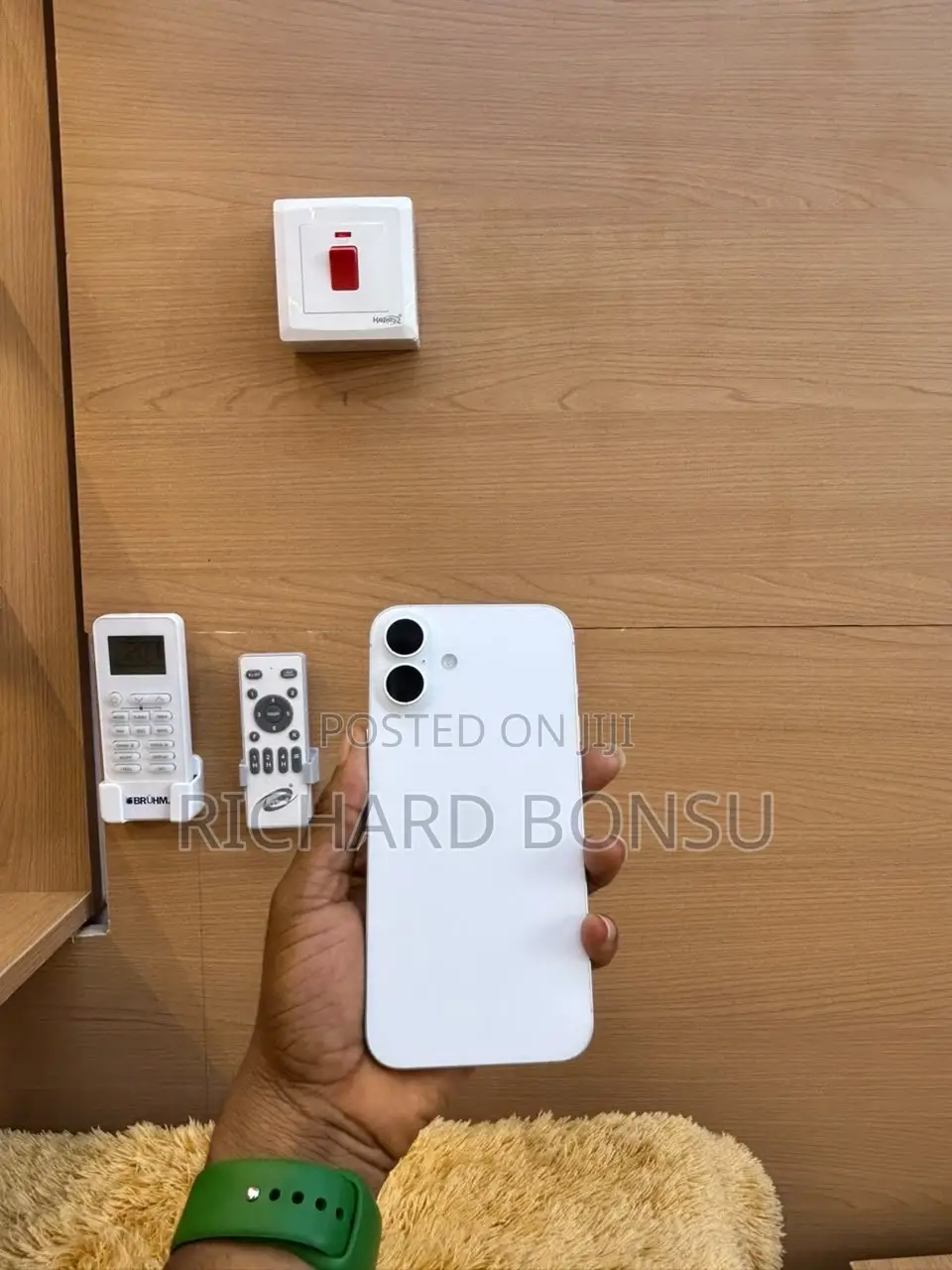 New Apple iPhone 16 128 GB White