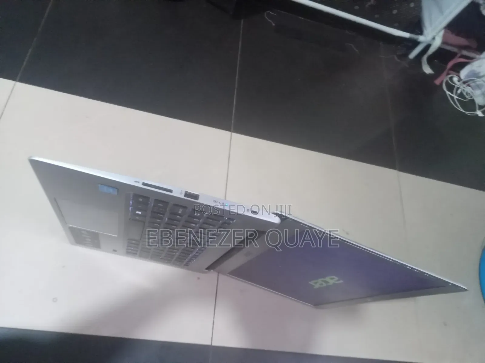 Laptop Acer Swift 1 4GB Intel Pentium SSHD+SSD 60GB
