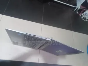 Laptop Acer Swift 1 4GB Intel Pentium SSHD+SSD 60GB
