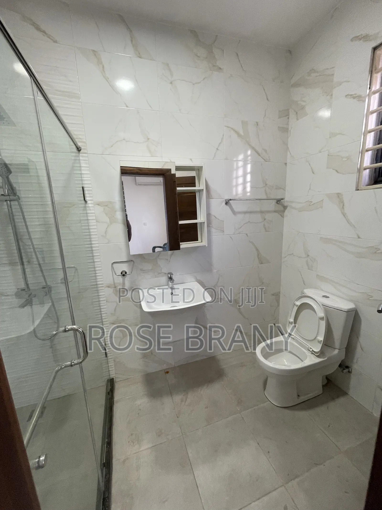 5bdrm House in Tseaddo, Accra Metropolitan for sale