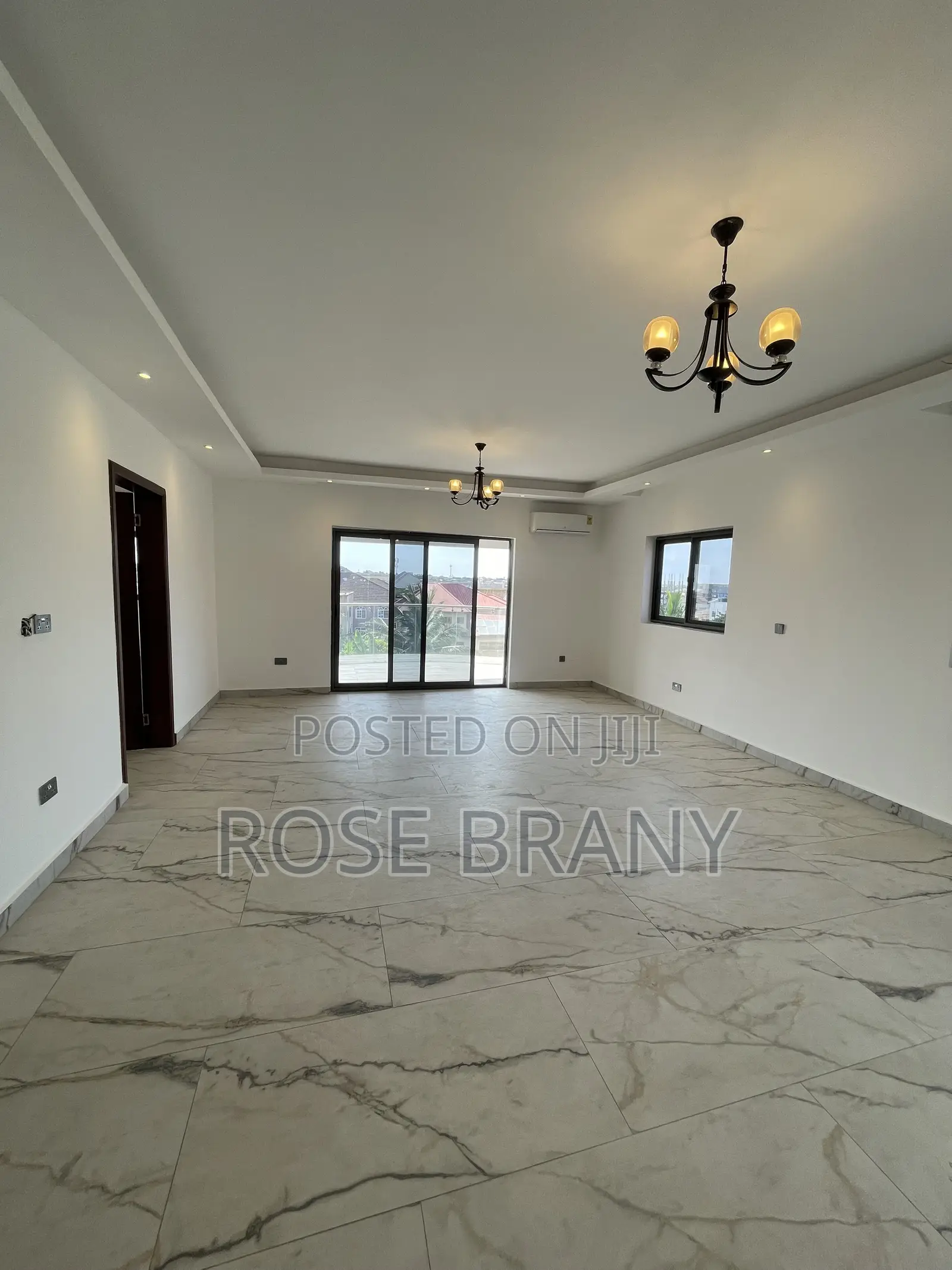 5bdrm House in Tseaddo, Accra Metropolitan for sale