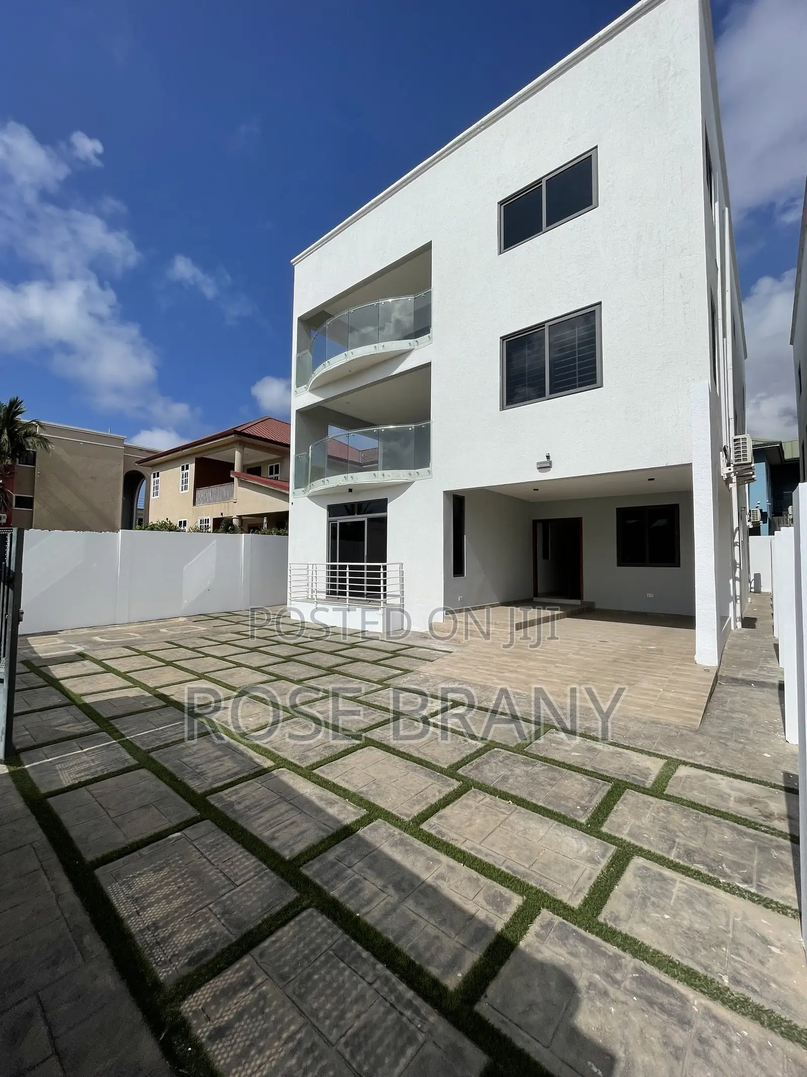 5bdrm House in Tseaddo, Accra Metropolitan for sale