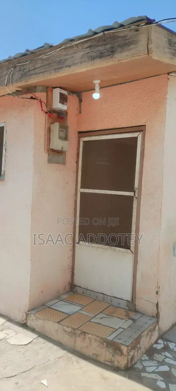 1bdrm Apartment in Spintex 18 Block, Baatsona Total for rent