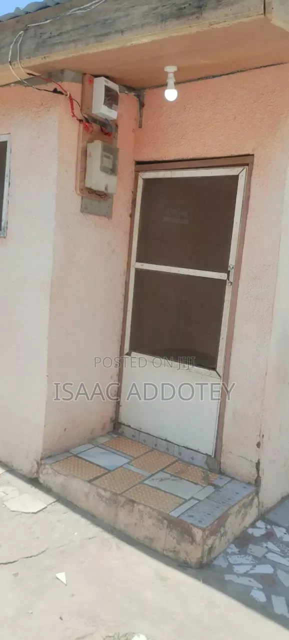 1bdrm Apartment in Spintex 18 Block, Baatsona Total for rent