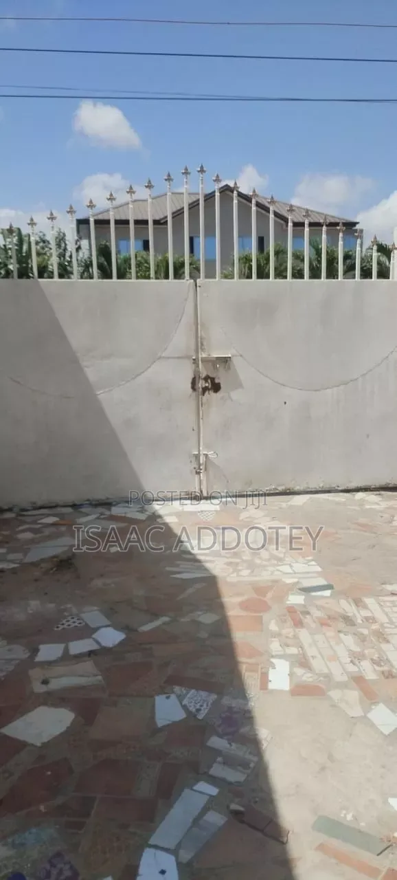 1bdrm Apartment in Spintex 18 Block, Baatsona Total for rent