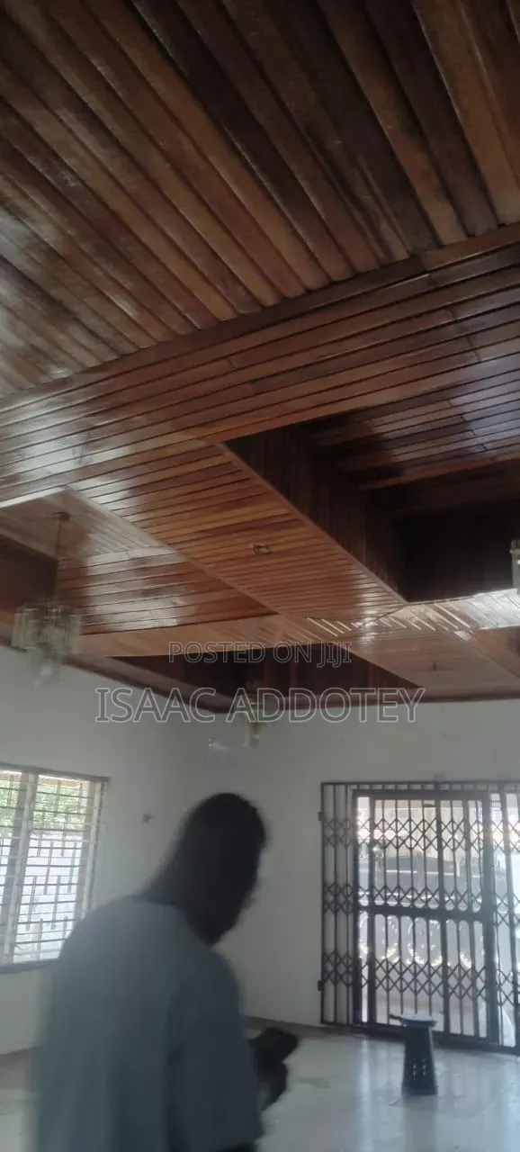 3bdrm House in 3 Bedrm Self, Baatsona Total for rent