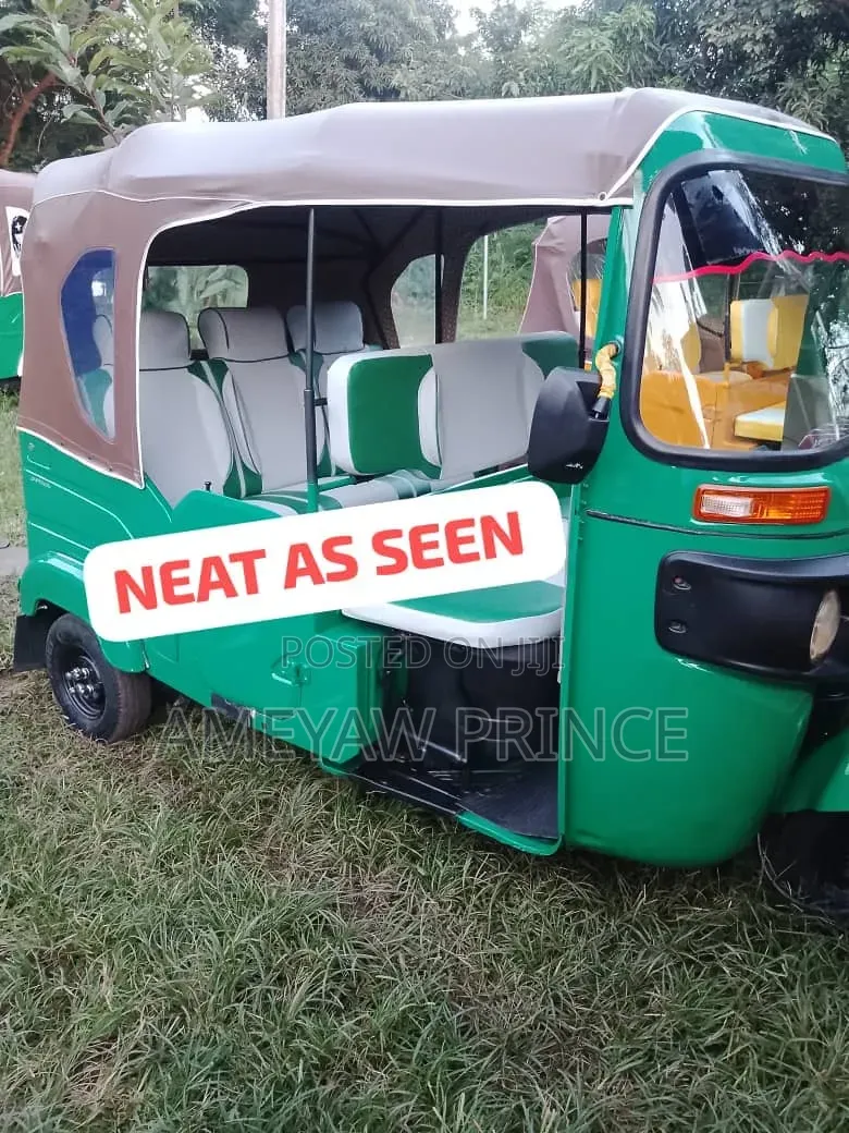 Bajaj RE 2026 Green