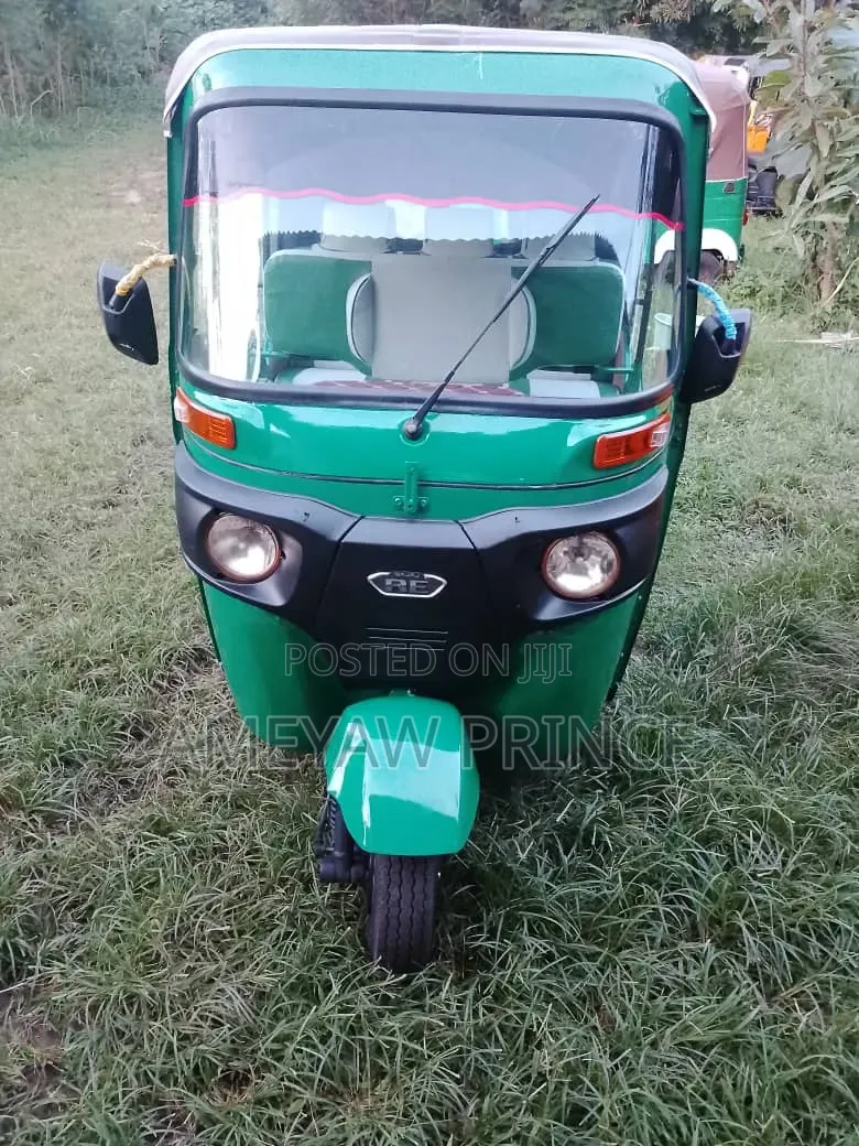 Bajaj RE 2026 Green
