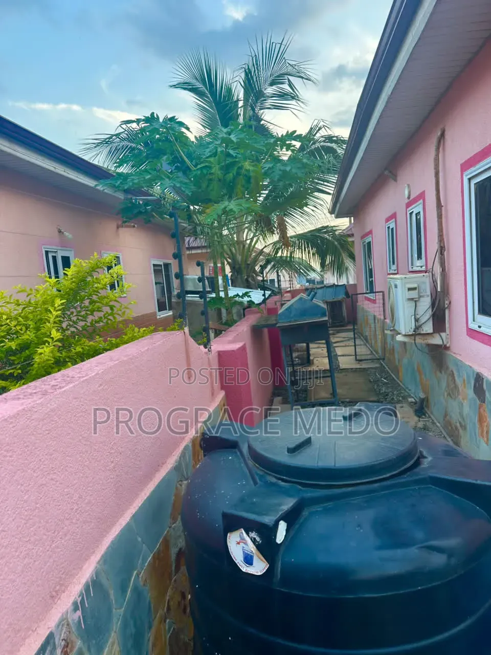 Furnished 2bdrm Bungalow in Adom Estate, Dawhenya for sale