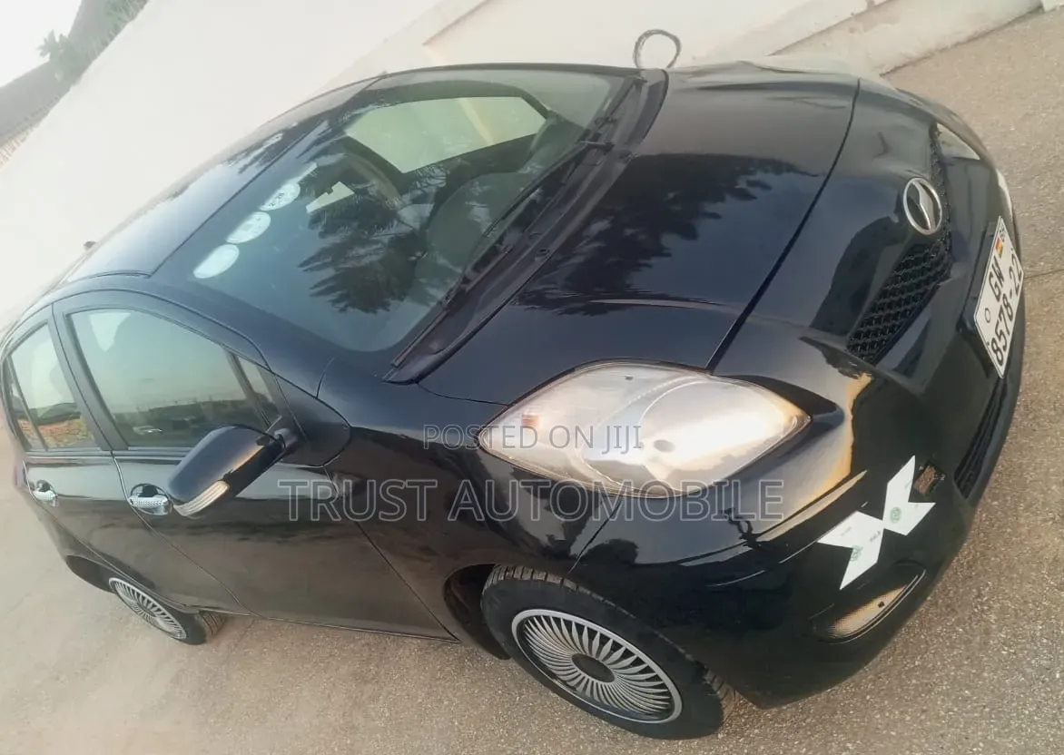 Toyota Vitz 2010 Black