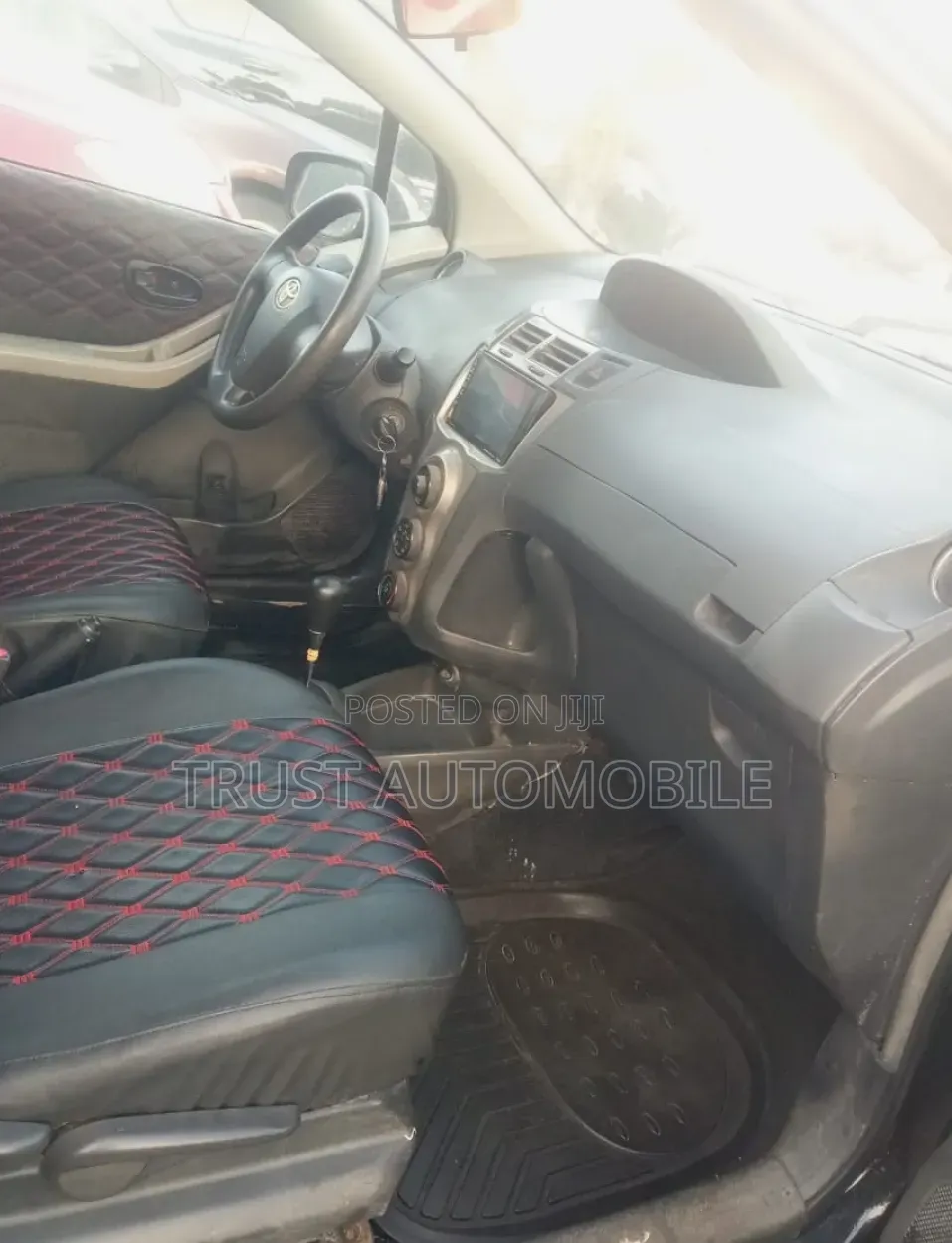 Toyota Vitz 2010 Black