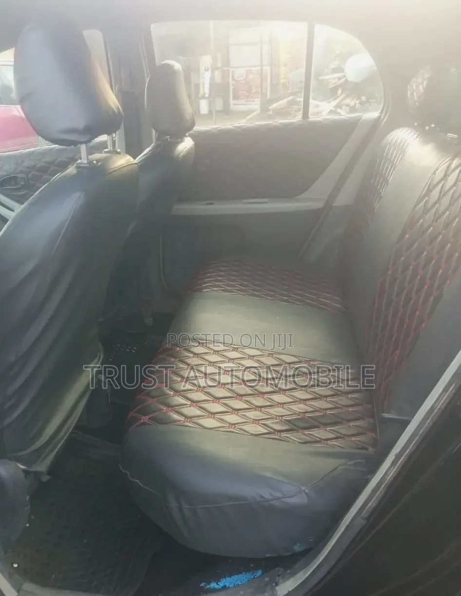 Toyota Vitz 2010 Black