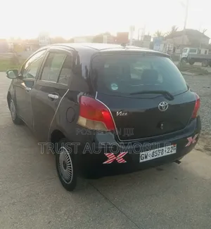 Toyota Vitz 2010 Black
