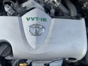 Toyota Vitz 2015 Burgundy