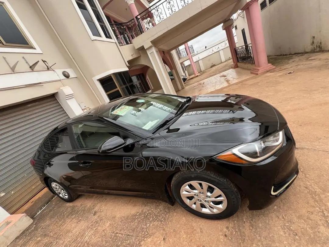 Hyundai Elantra Limited Sedan FWD (2.0L 4cyl 6A) 2017 Black