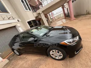 Hyundai Elantra Limited Sedan FWD (2.0L 4cyl 6A) 2017 Black