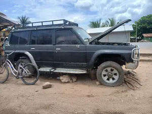 Nissan Patrol 1990 Gray