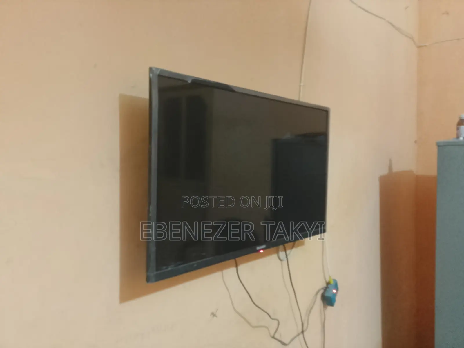 Nasco 32 Inches TV
