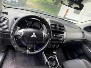 Mitsubishi Outlander 2012 Black