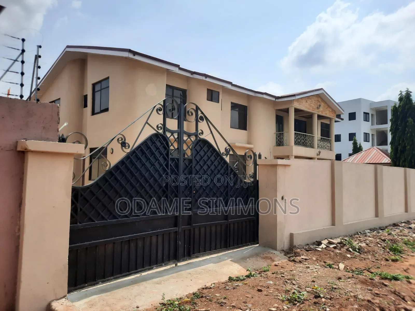 9bdrm Duplex in Shalom Estate, for sale