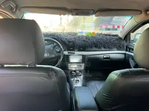 Toyota Avensis 2009 Silver