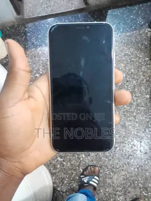 Apple iPhone 11 64 GB White