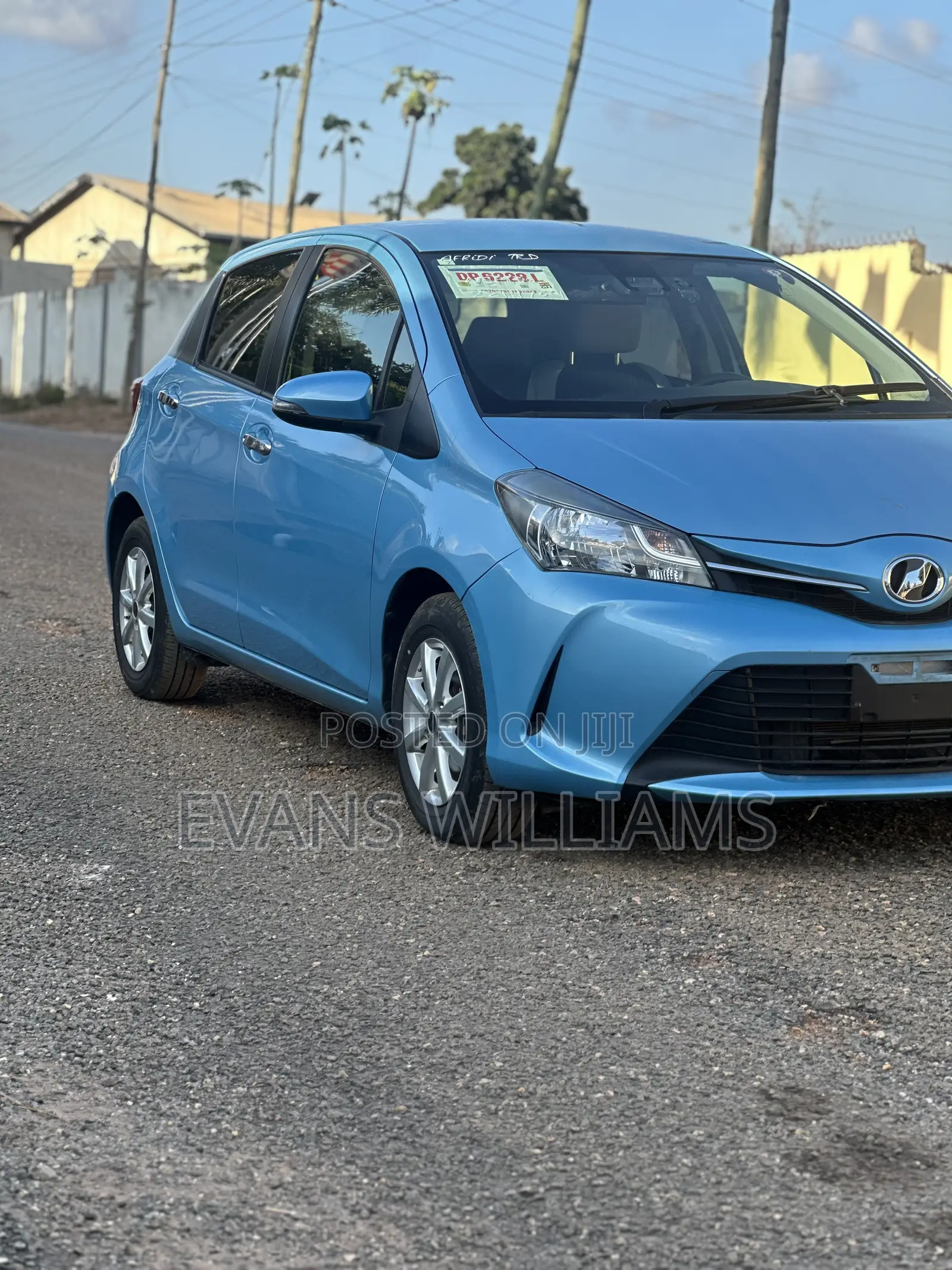 Toyota Vitz 1.3 FWD 5dr 2016 Blue