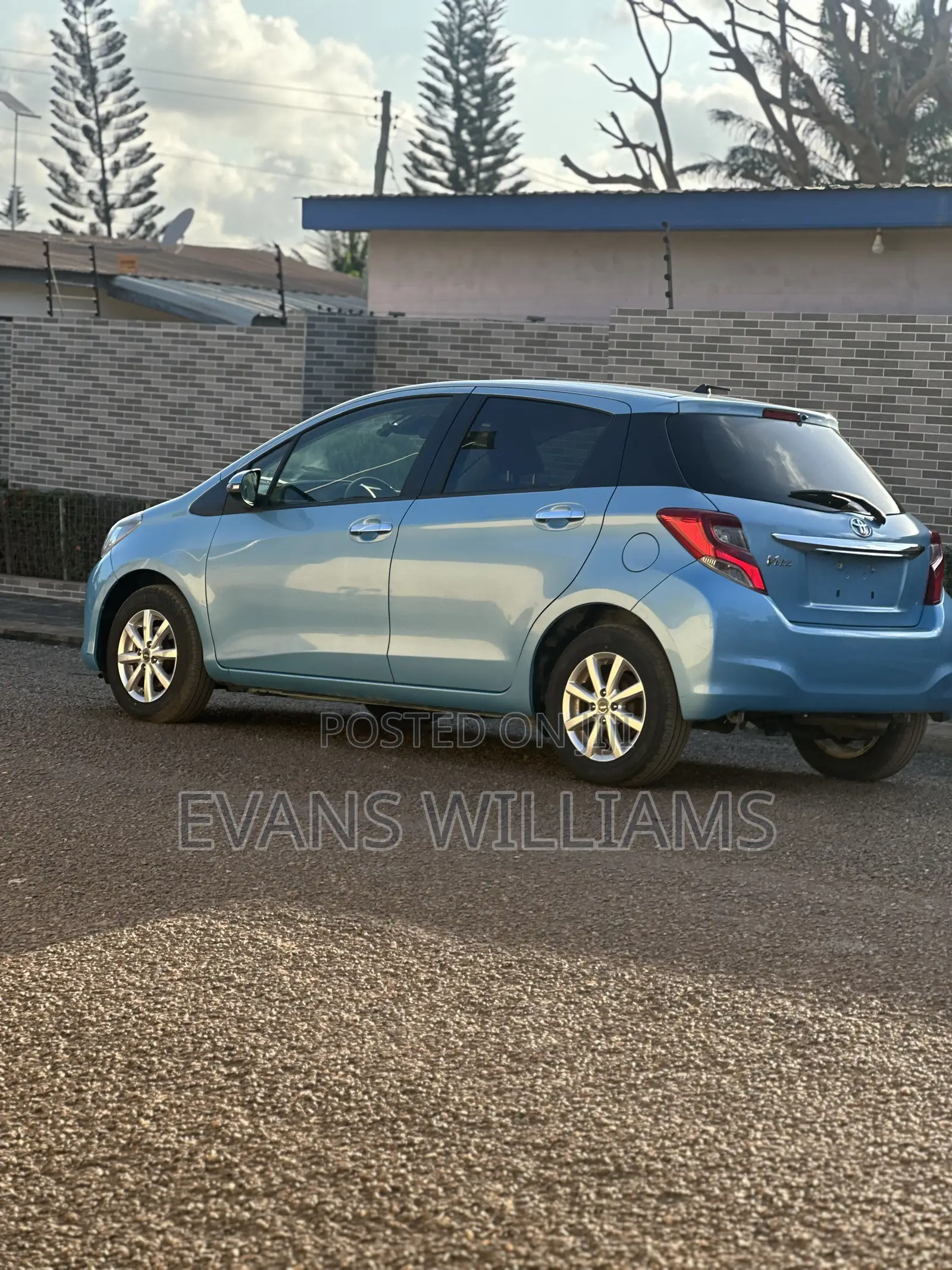 Toyota Vitz 1.3 FWD 5dr 2016 Blue