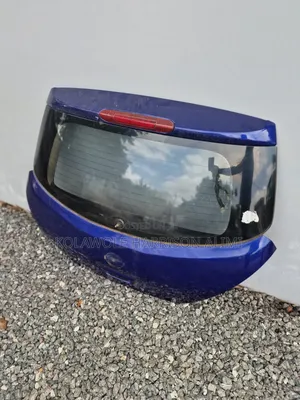 Nissan Versa 08 Hatchback Booth Glass