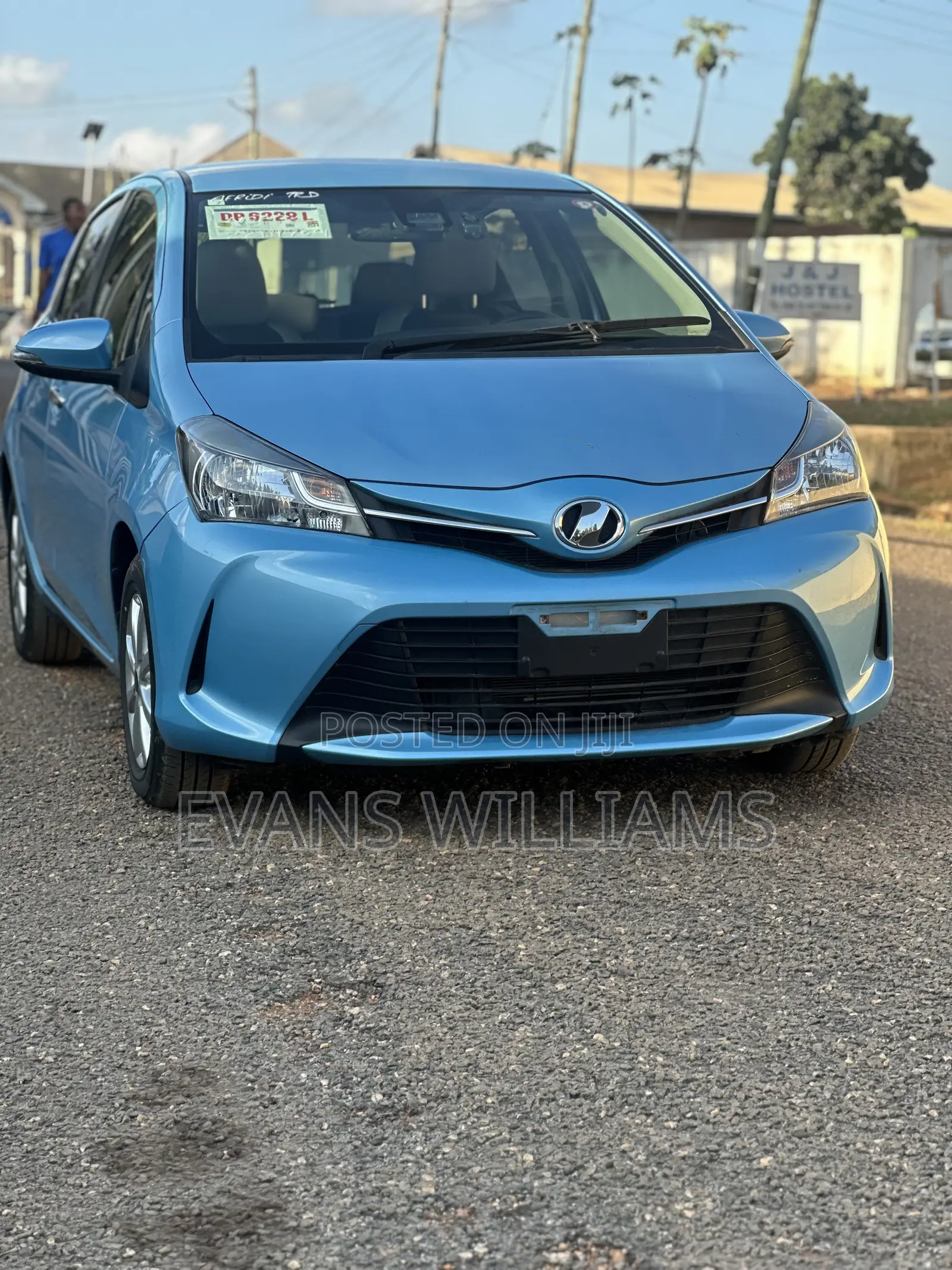 Toyota Vitz 1.3 FWD 5dr 2016 Blue