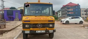 Mercedes-Benz T2 1998 Yellow