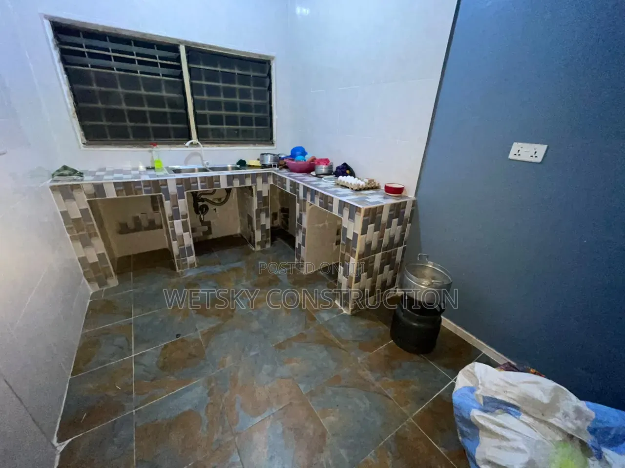 2bdrm Apartment in Dansoman Agege, Exhibition for rent