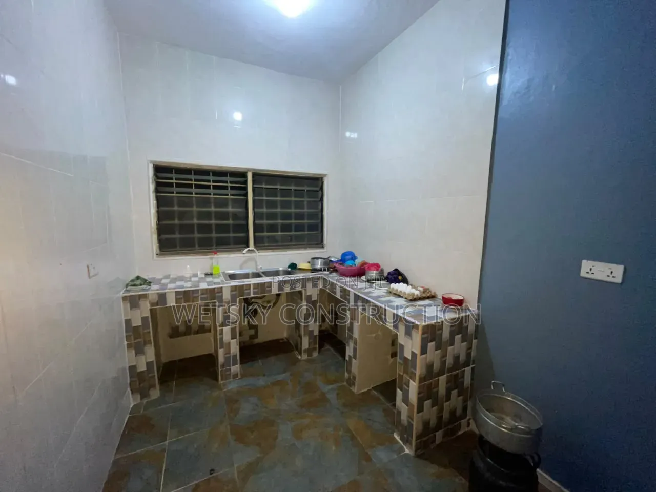 2bdrm Apartment in Dansoman Agege, Exhibition for rent